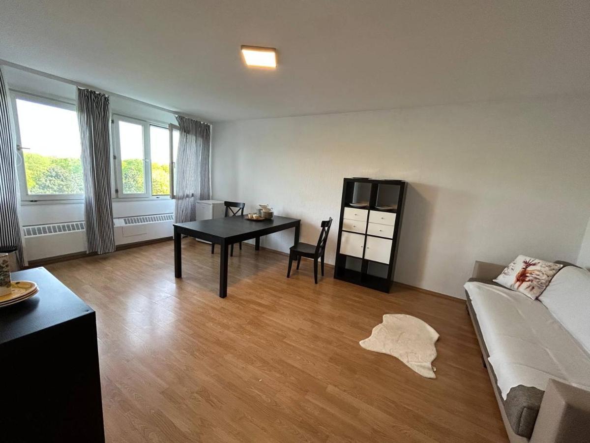 Moeblierte Apartment Im Herkules Koeln Neuehrenfeld Luaran gambar